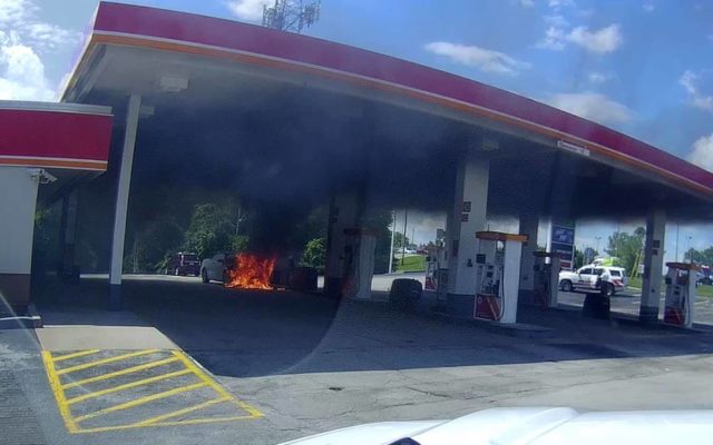 Fire Crews Respond to Vehicle Fire at Circle K in Arnold