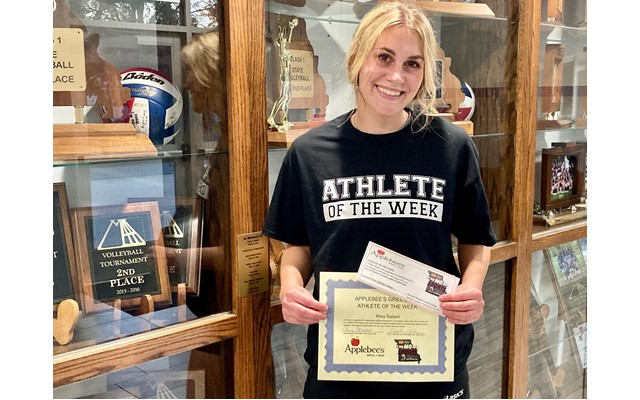 Valle Catholic’s Siebert Comments on Being Named Applebee’s of Farmington Athlete of the Week