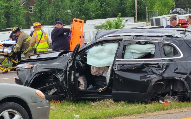 One dead in major Jefferson County auto accident